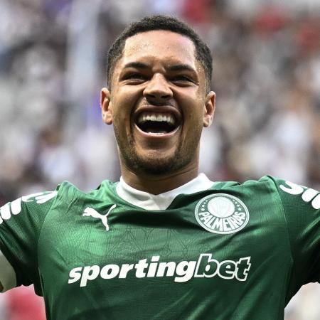Vitor Roque, do Palmeiras, comemora gol sobre o Vasco em jogo do Brasileirão Vitor Roque, do Palmeiras, comemora gol sobre o Vasco em jogo do Brasileirão